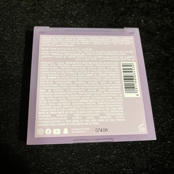 Huda beauty lilac pastels Eyeshadow Palette - Picture 3 of 3